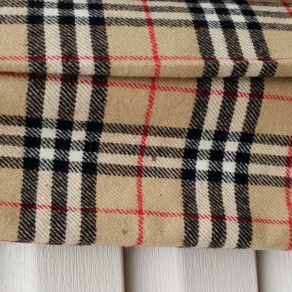 BURBERRY CHECK PLAID WOOL PLEATED SKIRT - Picture 2 of 8